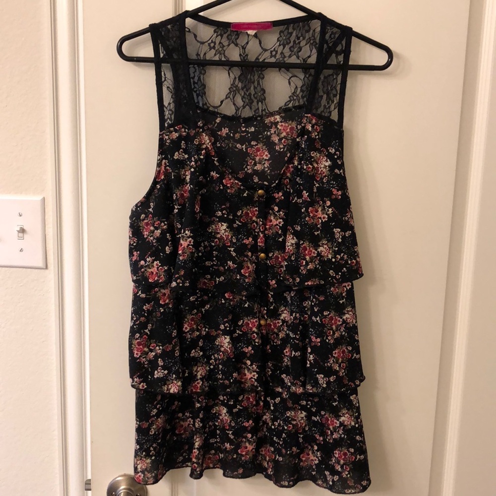 Black floral ruffle tank